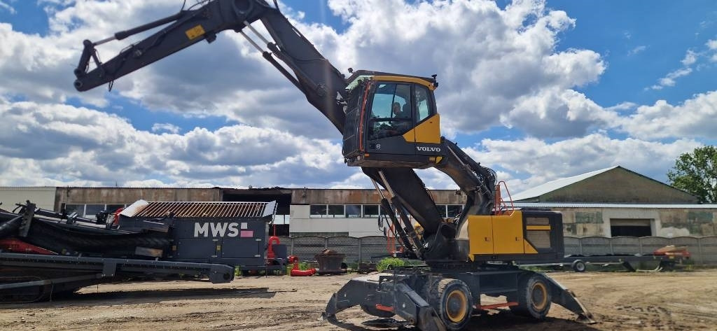 Volvo EW 240 E MH - Bager za prekladanje primarnih/ Sekundarnih surovin: slika 1 Volvo EW 240 E MH - Bager za prekladanje primarnih/ Sekundarnih surovin: slika 1
