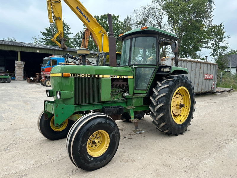 John Deere 4040 - Traktor: slika 1 John Deere 4040 - Traktor: slika 1