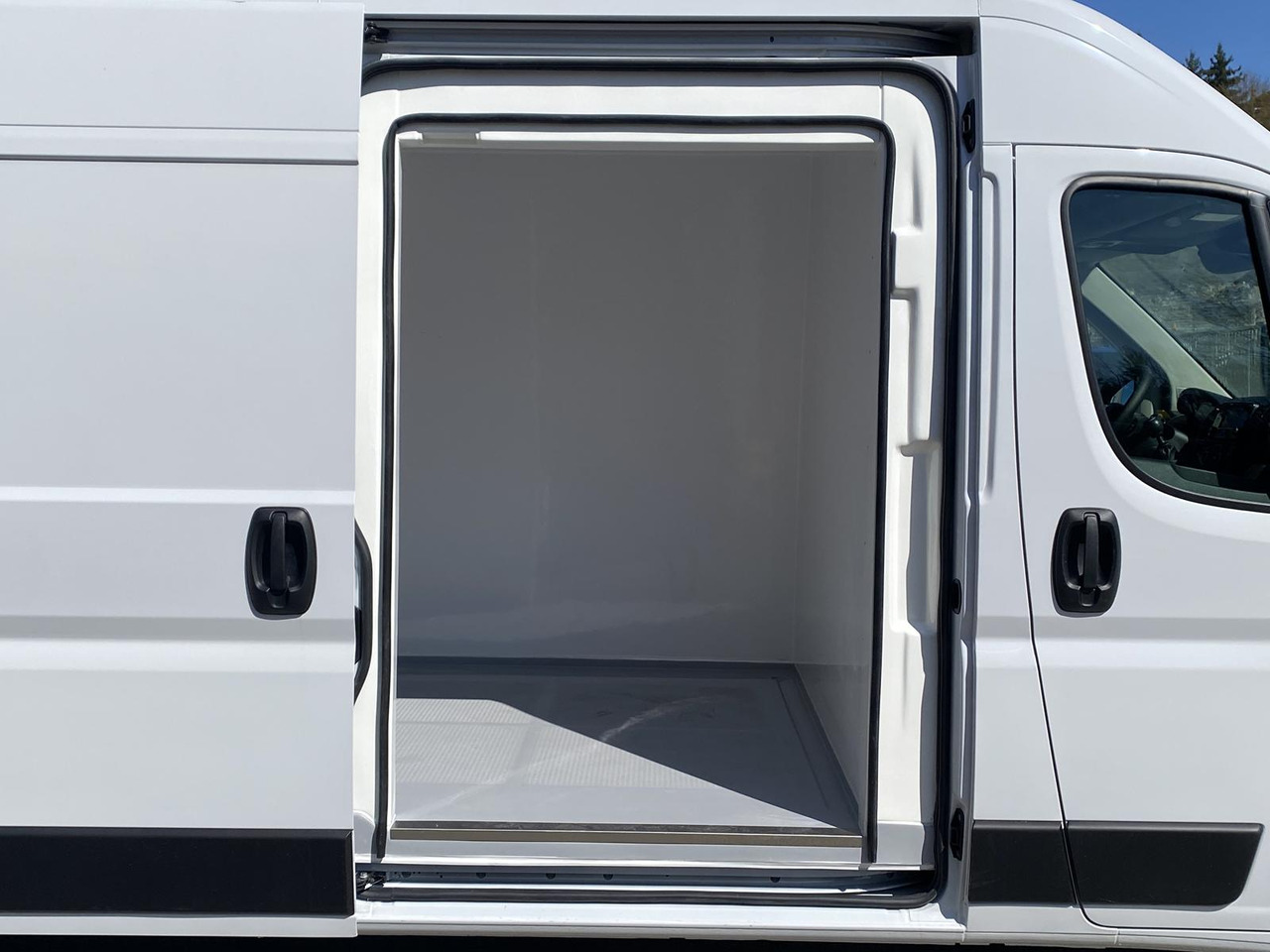 FIAT DUCATO L3H2 140PS | TIEFKÜHLFAHRZEUG -20C + KONVEKTA TK 4022 12V-230V lizing FIAT DUCATO L3H2 140PS | TIEFKÜHLFAHRZEUG -20C + KONVEKTA TK 4022 12V-230V: slika 12