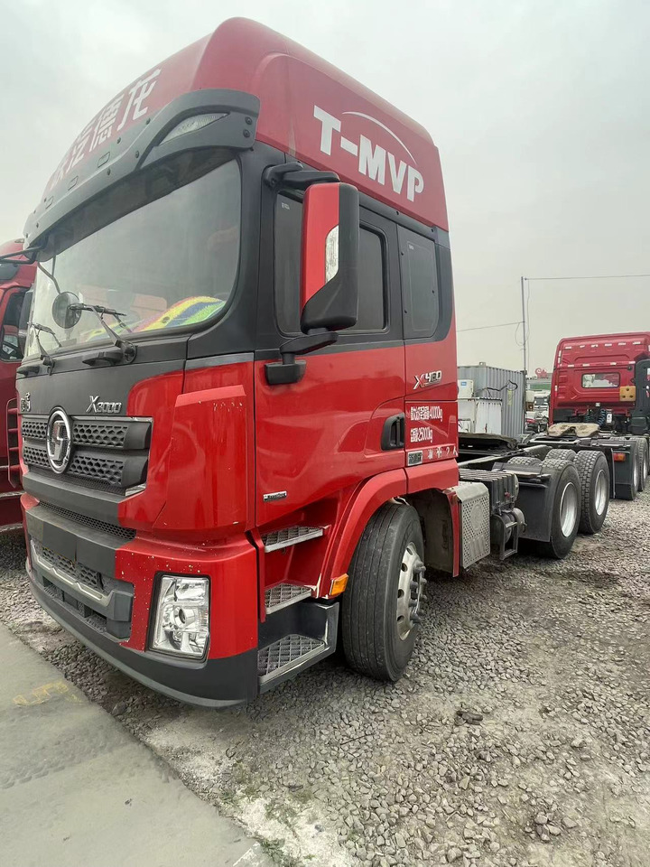 Shacman Slightly Used X3000 X5000 (6*4) Semi Truck Head Tractor Head Tipper Head - Vlačilec: slika 2 Shacman Slightly Used X3000 X5000 (6*4) Semi Truck Head Tractor Head Tipper Head - Vlačilec: slika 2