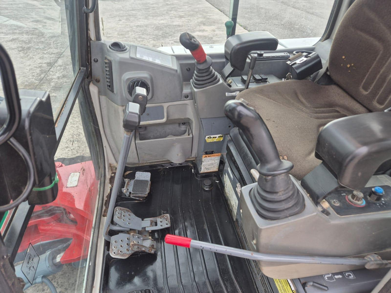 Takeuchi TB250 lizing Takeuchi TB250: slika 20