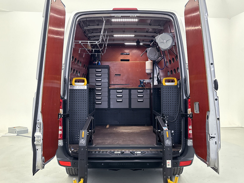 Mercedes-Benz Sprinter 314 2.2 CDI Inrichting Laadlift Betimmering Cruise Control Parkeersensoren Automaat 220v omvormer Geveerde stoel - Furgon: slika 5 Mercedes-Benz Sprinter 314 2.2 CDI Inrichting Laadlift Betimmering Cruise Control Parkeersensoren Automaat 220v omvormer Geveerde stoel - Furgon: slika 5