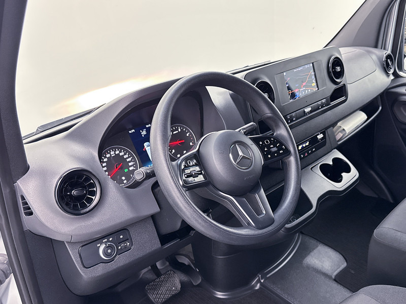 Mercedes-Benz Sprinter 317 1.9 CDI L3H2 3500kg trekgewicht Navigatie Achteruitrijcamera Apple Carplay/Android Auto Betimmering Cruise Control - Mali kombi: slika 5 Mercedes-Benz Sprinter 317 1.9 CDI L3H2 3500kg trekgewicht Navigatie Achteruitrijcamera Apple Carplay/Android Auto Betimmering Cruise Control - Mali kombi: slika 5