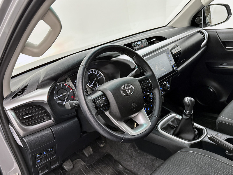 Toyota Hilux 2.4 D-4D Xtra Cab Professional Toneau cover 4x4 3.5t trekhaak Navigatie Stoelverwarming - Poltovornjak: slika 4 Toyota Hilux 2.4 D-4D Xtra Cab Professional Toneau cover 4x4 3.5t trekhaak Navigatie Stoelverwarming - Poltovornjak: slika 4