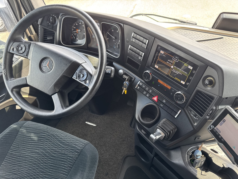 Mercedes-Benz ACTROS 1848 LS GIGASPACE Lowliner - Vlačilec: slika 4 Mercedes-Benz ACTROS 1848 LS GIGASPACE Lowliner - Vlačilec: slika 4