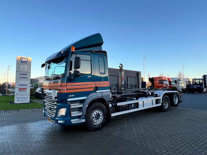 DAF CF85 6x2 containersysteem Only 350.000km / HIAB XR 26S Haakarmsyteem - Kotalni prekucni tovornjak: slika 1 DAF CF85 6x2 containersysteem Only 350.000km / HIAB XR 26S Haakarmsyteem - Kotalni prekucni tovornjak: slika 1