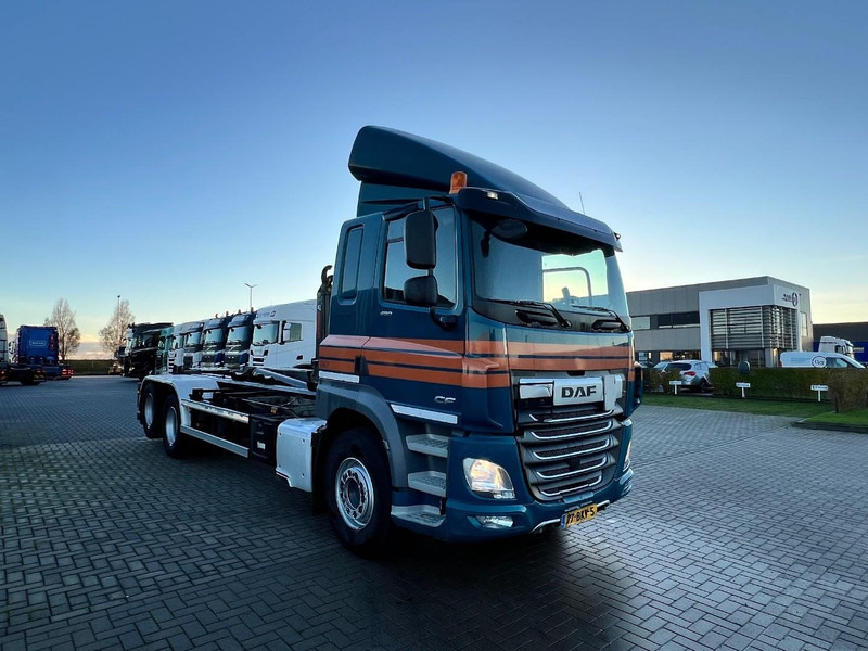 DAF CF85 6x2 containersysteem Only 350.000km / HIAB XR 26S Haakarmsyteem - Kotalni prekucni tovornjak: slika 3 DAF CF85 6x2 containersysteem Only 350.000km / HIAB XR 26S Haakarmsyteem - Kotalni prekucni tovornjak: slika 3