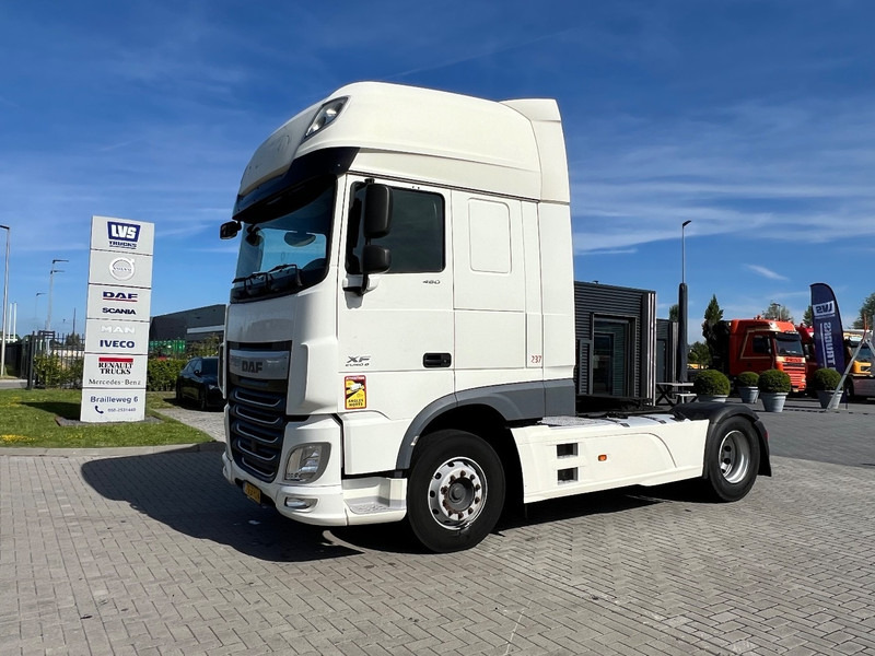 DAF XF 460 4x2 Trekker SSC / 2x Tank / full spoiler - Vlačilec: slika 1 DAF XF 460 4x2 Trekker SSC / 2x Tank / full spoiler - Vlačilec: slika 1