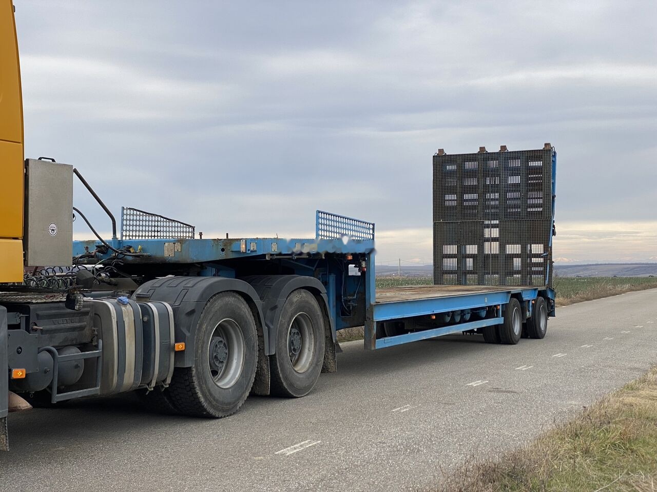 Goldhofer GOLDHOFFER STZ - L2 - 23/80 Trailer Agabaritic 2 VIRATOARE : 2 S - Nizko noseča polprikolica: slika 4 Goldhofer GOLDHOFFER STZ - L2 - 23/80 Trailer Agabaritic 2 VIRATOARE : 2 S - Nizko noseča polprikolica: slika 4