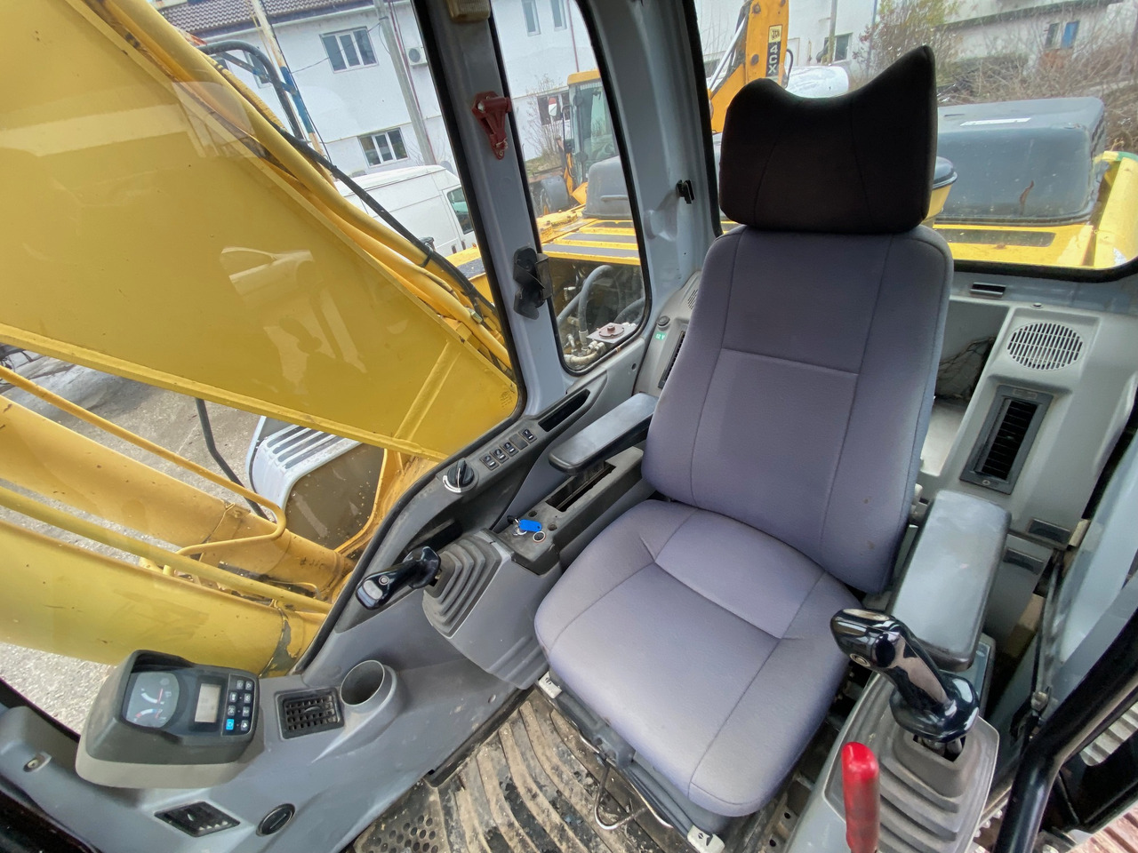 New Holland Kobelco E 215 22 T Klima - Bager goseničar: slika 3 New Holland Kobelco E 215 22 T Klima - Bager goseničar: slika 3