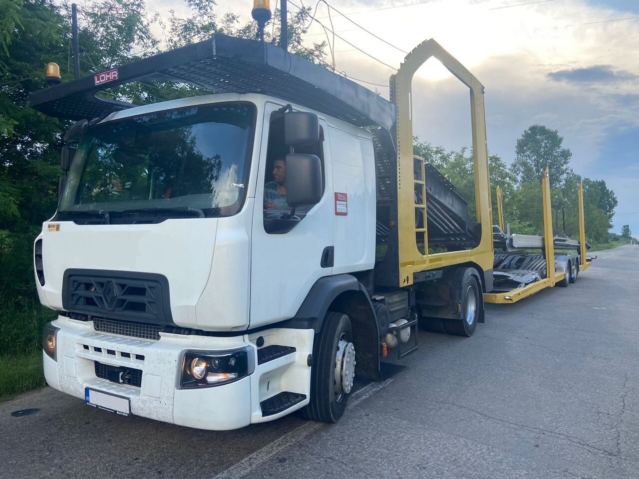 Renault Euro 6 + Lohr 9 pozitii Transportor Renault D Wide * Lohr model C2H99S - Tovornjak avtotransporter: slika 2 Renault Euro 6 + Lohr 9 pozitii Transportor Renault D Wide * Lohr model C2H99S - Tovornjak avtotransporter: slika 2