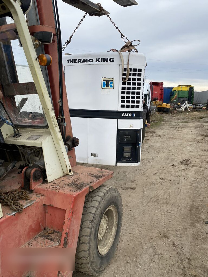 Schmitz Agregat Thermo King SMX II - 2 50 : R404A DIESEL + ELECTRO 380 - Hladilna enota za Prikolica: slika 4 Schmitz Agregat Thermo King SMX II - 2 50 : R404A DIESEL + ELECTRO 380 - Hladilna enota za Prikolica: slika 4