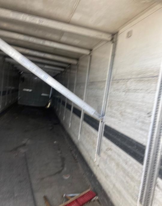 Sistem double deck dube frigorifice : Suporti laterali +bari - Polprikolica hladilnik: slika 3 Sistem double deck dube frigorifice : Suporti laterali +bari - Polprikolica hladilnik: slika 3
