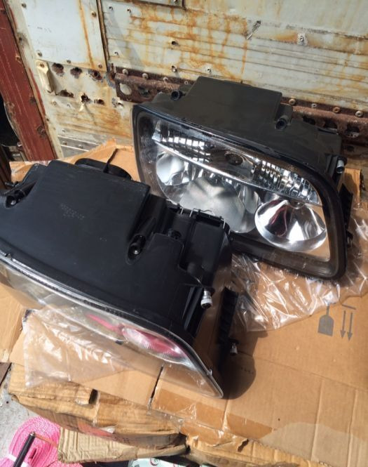 Vand far stanga/dreapta NOU - Meglenke za Tovornjak: slika 1 Vand far stanga/dreapta NOU - Meglenke za Tovornjak: slika 1