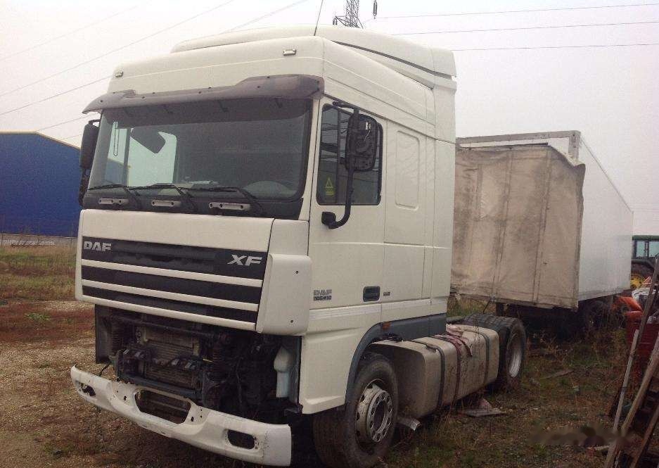DAF XF 95 orice piesa - Vlačilec: slika 2 DAF XF 95 orice piesa - Vlačilec: slika 2