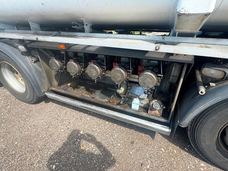 Tovornjak cisterna Scania P380 P380 8x2*6 .ADR/FL . 24200 L Tank - Air / Air suspension.: slika 12