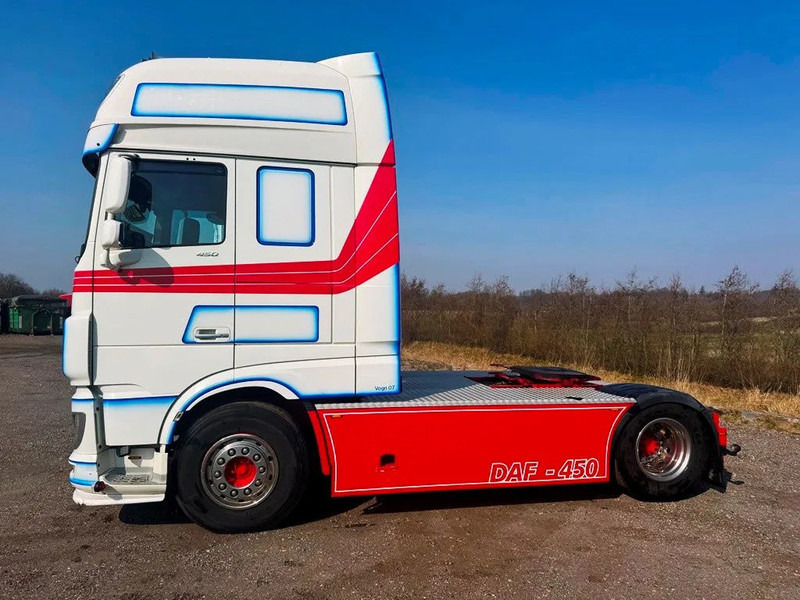 DAF XF 450 DAF XF 450 Special Interior. 706000 km. Euro 6 - Vlačilec: slika 4 DAF XF 450 DAF XF 450 Special Interior. 706000 km. Euro 6 - Vlačilec: slika 4