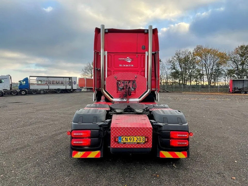 DAF XF 530 Twensteer Special interior. Full Air suspension Hydr. system - Vlačilec: slika 4 DAF XF 530 Twensteer Special interior. Full Air suspension Hydr. system - Vlačilec: slika 4
