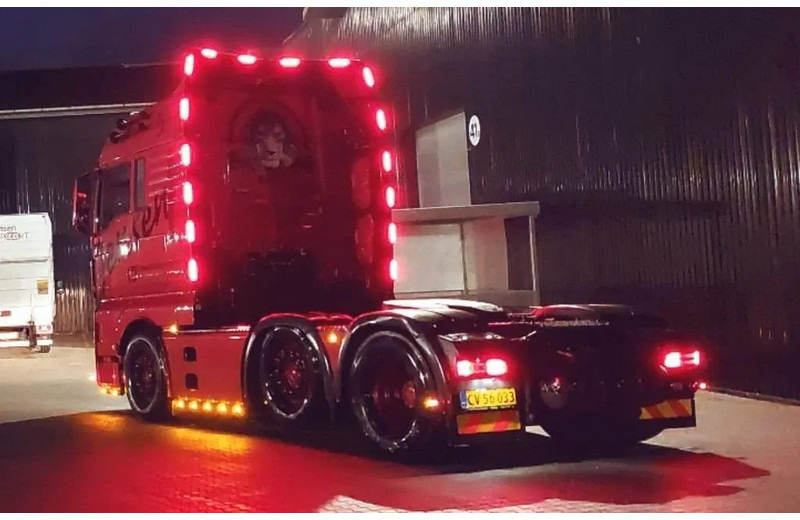 MAN TGX 26.510 2stk . Special interior. pusher 6x2/2. - Vlačilec: slika 4 MAN TGX 26.510 2stk . Special interior. pusher 6x2/2. - Vlačilec: slika 4