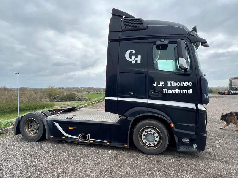 Mercedes-Benz Actros 1843 Special Interior. Air / Air suspension. Euro 6 - Vlačilec: slika 5 Mercedes-Benz Actros 1843 Special Interior. Air / Air suspension. Euro 6 - Vlačilec: slika 5