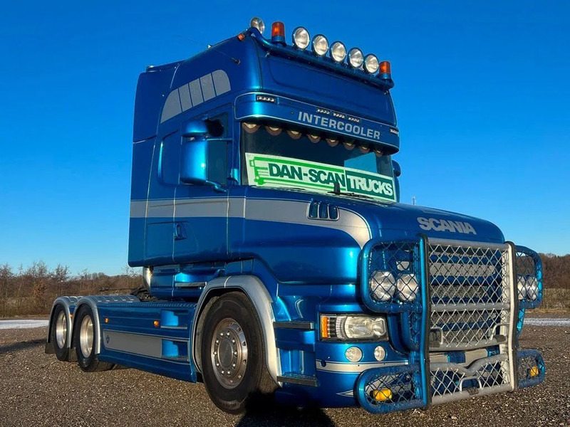 Scania T520 V8 Speciel interior. Air / Air suspension. Opticruise / Retarder .PTO on Engine and gearbox. New Hydr. system. - Vlačilec: slika 2 Scania T520 V8 Speciel interior. Air / Air suspension. Opticruise / Retarder .PTO on Engine and gearbox. New Hydr. system. - Vlačilec: slika 2