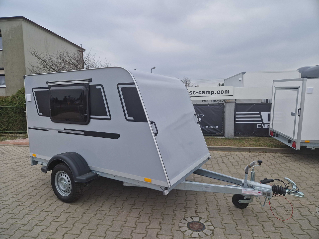 Microcamp mini przyczepa kempingowa transportowa teardrop - Avtomobilska prikolica: slika 1 Microcamp mini przyczepa kempingowa transportowa teardrop - Avtomobilska prikolica: slika 1