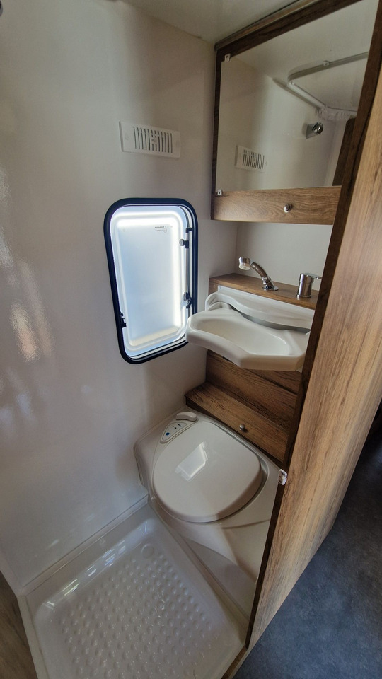 N-LAZUR Niewiadów Nowa Przyczepa Kempingowa dla 4 osób z Łazienką - Počitniška prikolica: slika 4 N-LAZUR Niewiadów Nowa Przyczepa Kempingowa dla 4 osób z Łazienką - Počitniška prikolica: slika 4