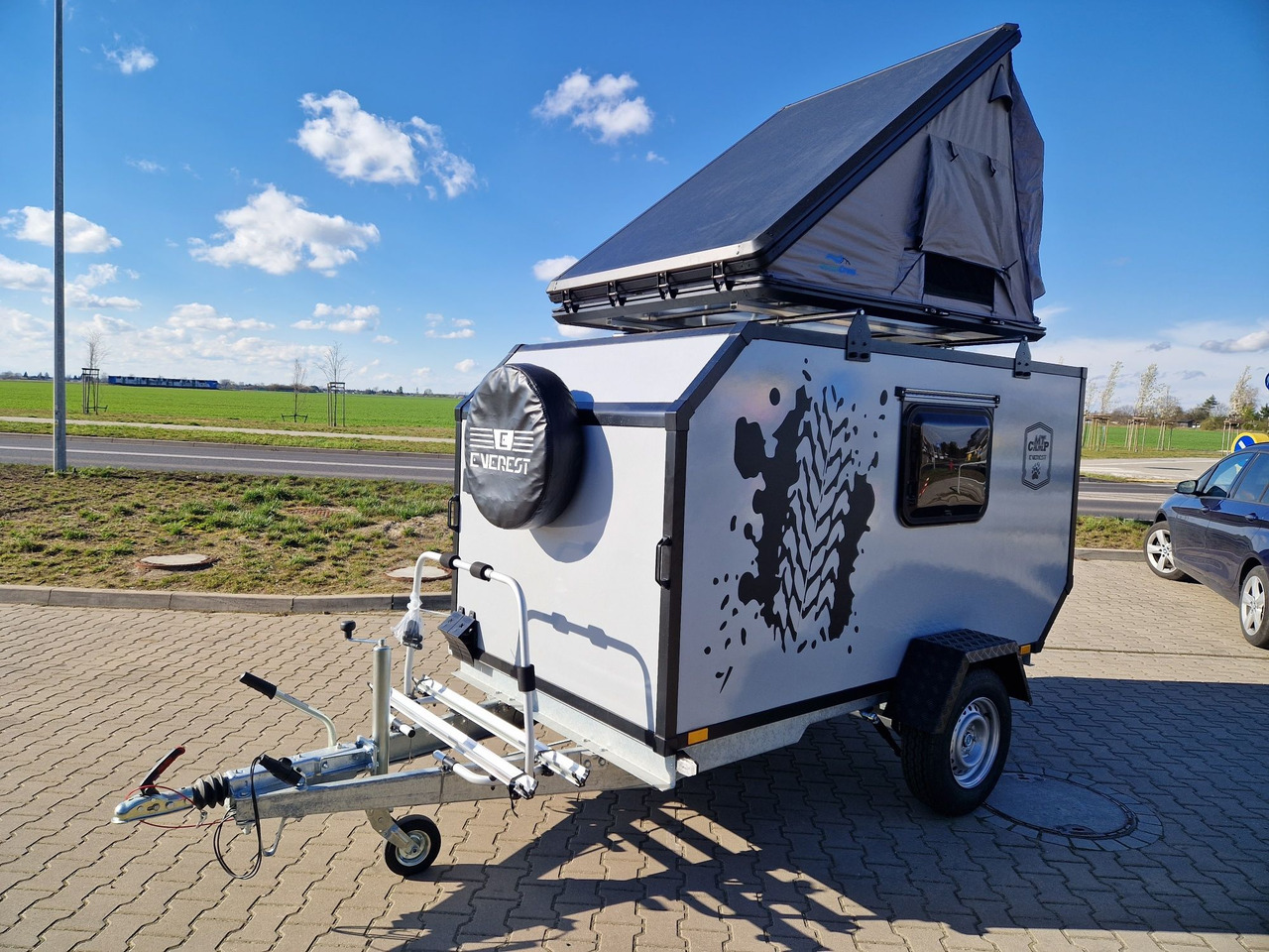 NOWA Przyczepa Wyprawowa Turystyczna Off-ROAD Everest MT-CAMP 2025 - Počitniška prikolica: slika 1 NOWA Przyczepa Wyprawowa Turystyczna Off-ROAD Everest MT-CAMP 2025 - Počitniška prikolica: slika 1