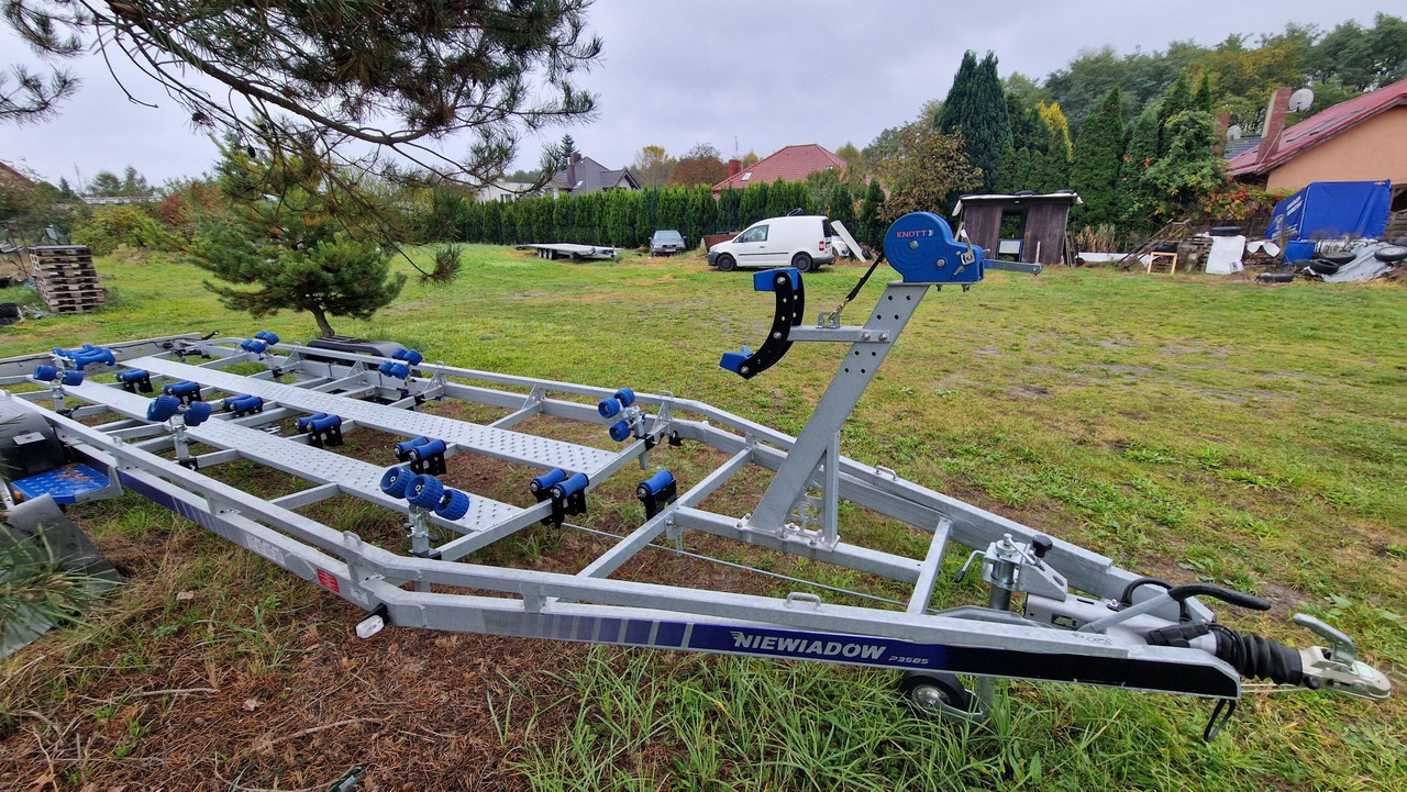 Nowa Przyczepa Podłodziowa 3500kg do 10M Niewiadów P3585HT - Prikolica za čoln: slika 4 Nowa Przyczepa Podłodziowa 3500kg do 10M Niewiadów P3585HT - Prikolica za čoln: slika 4