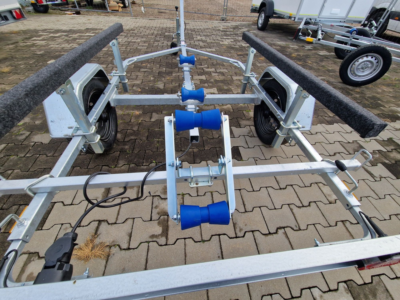 Prikolica avtotransporter Nowa Przyczepa Podłodziowa ponton łódź 350 - 550cm Niewiadów P400 P415: slika 1