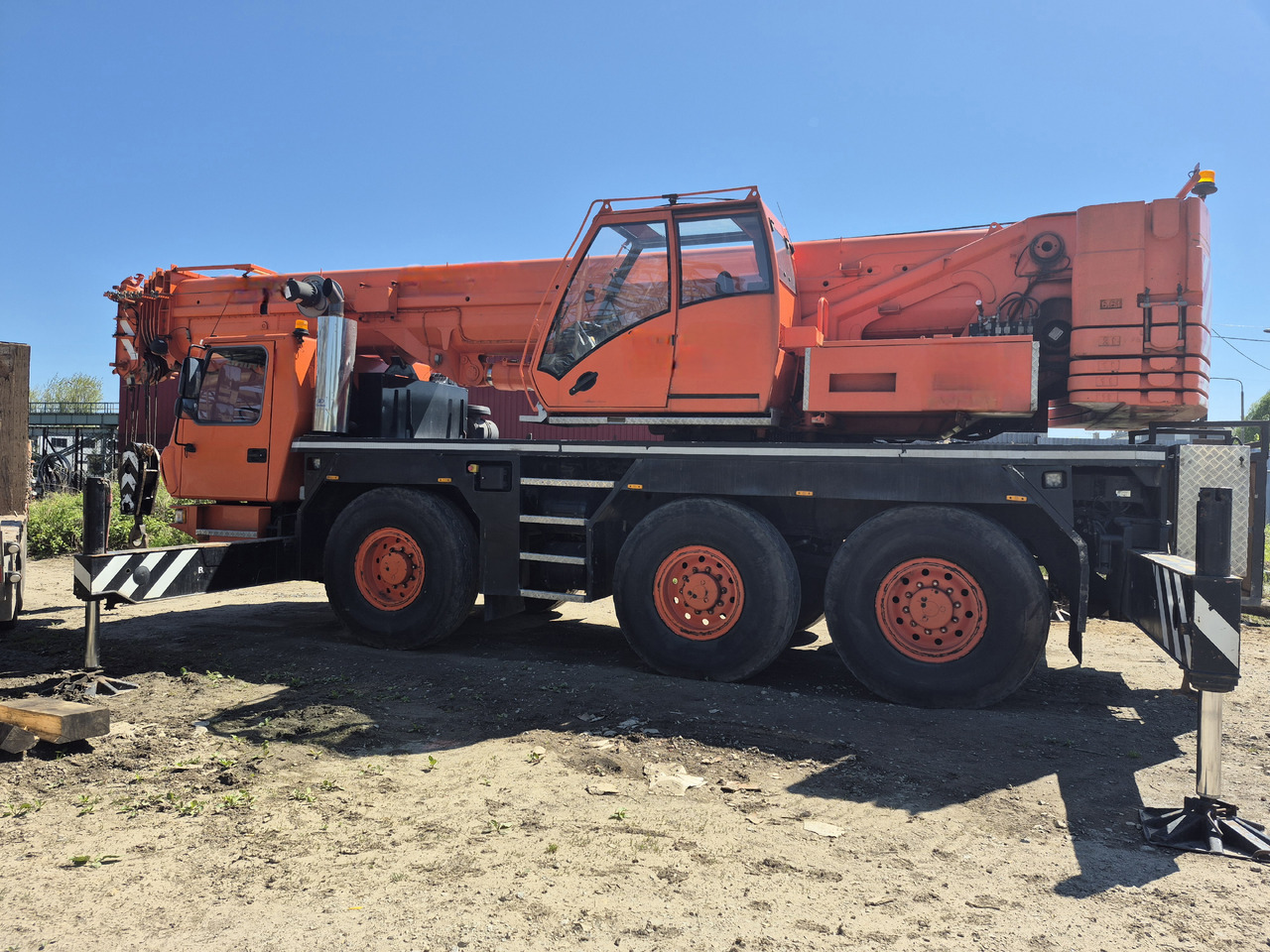 GROVE GMK3055 - Avtodvigalo: slika 1 GROVE GMK3055 - Avtodvigalo: slika 1