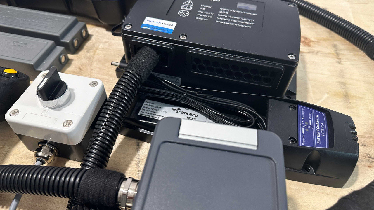 Gozdarska oprema Control Set Radio Remote Scanreco RC400 and JP Joysticks PWM for Nordhydraulic, Kubota, Parker: slika 15