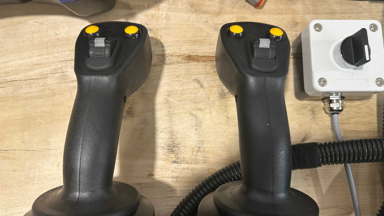 Gozdarska oprema Control Set Radio Remote Scanreco RC400 and JP Joysticks PWM for Nordhydraulic, Kubota, Parker: slika 5