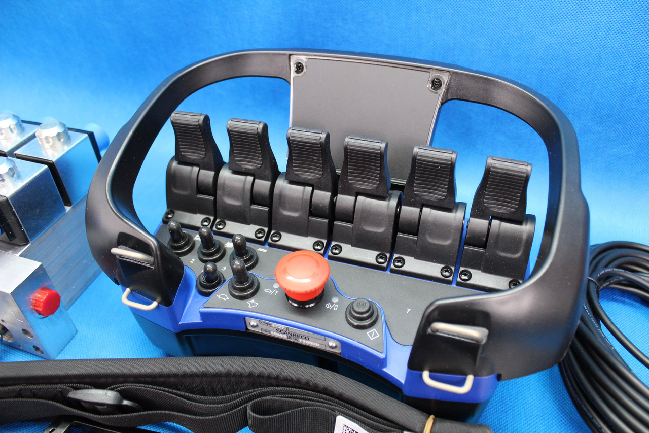 Scanreco RC400 G2B 6 Functions + Retrofit Kit for crane with valve without solenoids Fassi Hiab Palfinger 12/24V - Gradbeni stroj: slika 4 Scanreco RC400 G2B 6 Functions + Retrofit Kit for crane with valve without solenoids Fassi Hiab Palfinger 12/24V - Gradbeni stroj: slika 4