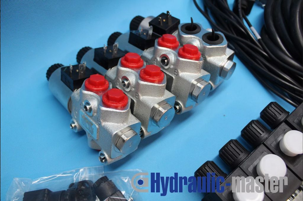 Hydraulic valve Walvoil 4 section 60 l/min 16gpm 12V with 4 float section + cont Walvoil SDE060/4/AN1 - Oprema za rokovanje z materiali: slika 4 Hydraulic valve Walvoil 4 section 60 l/min 16gpm 12V with 4 float section + cont Walvoil SDE060/4/AN1 - Oprema za rokovanje z materiali: slika 4