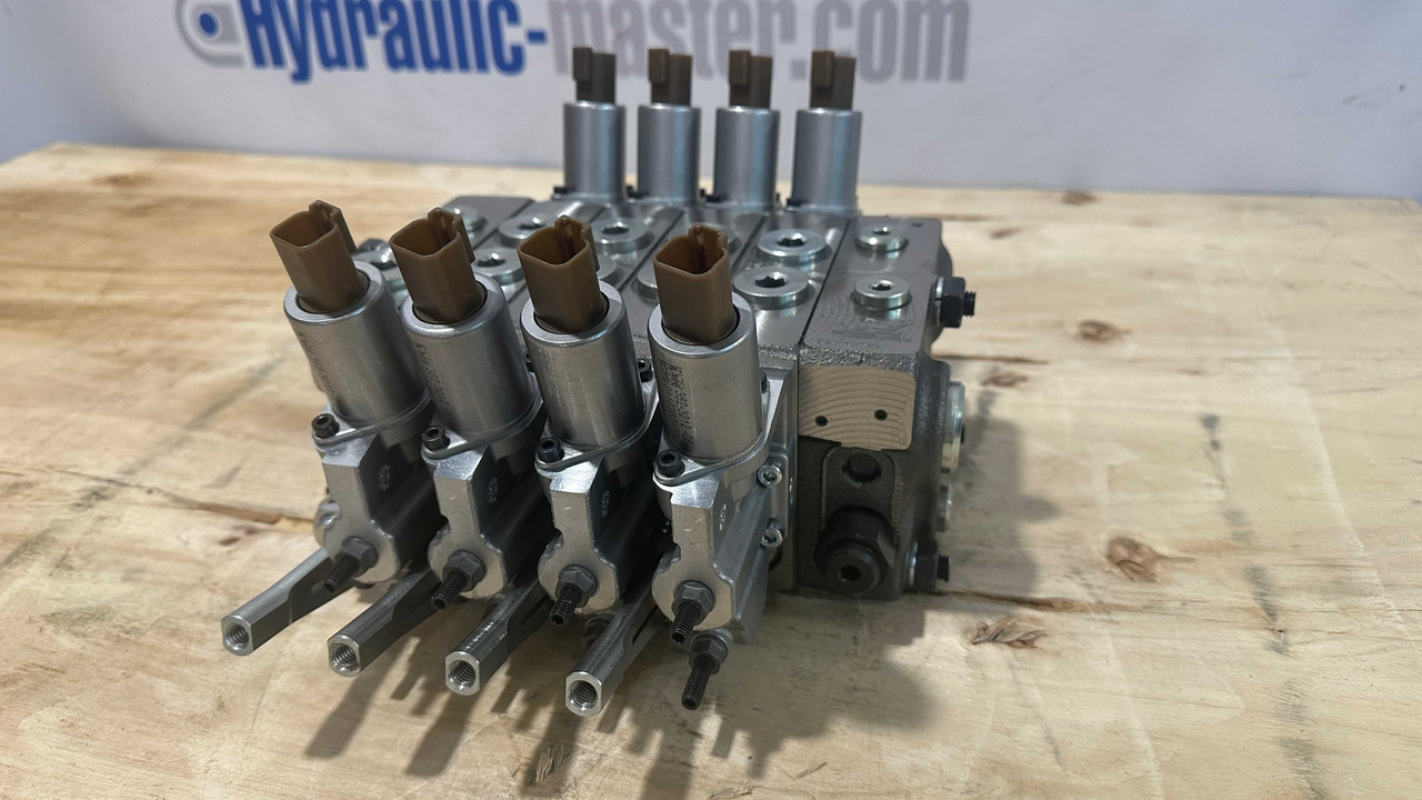 Valve Walvoil DPX100 Vermeer, Predator, Bobcat - Rezkar za štore: slika 1 Valve Walvoil DPX100 Vermeer, Predator, Bobcat - Rezkar za štore: slika 1