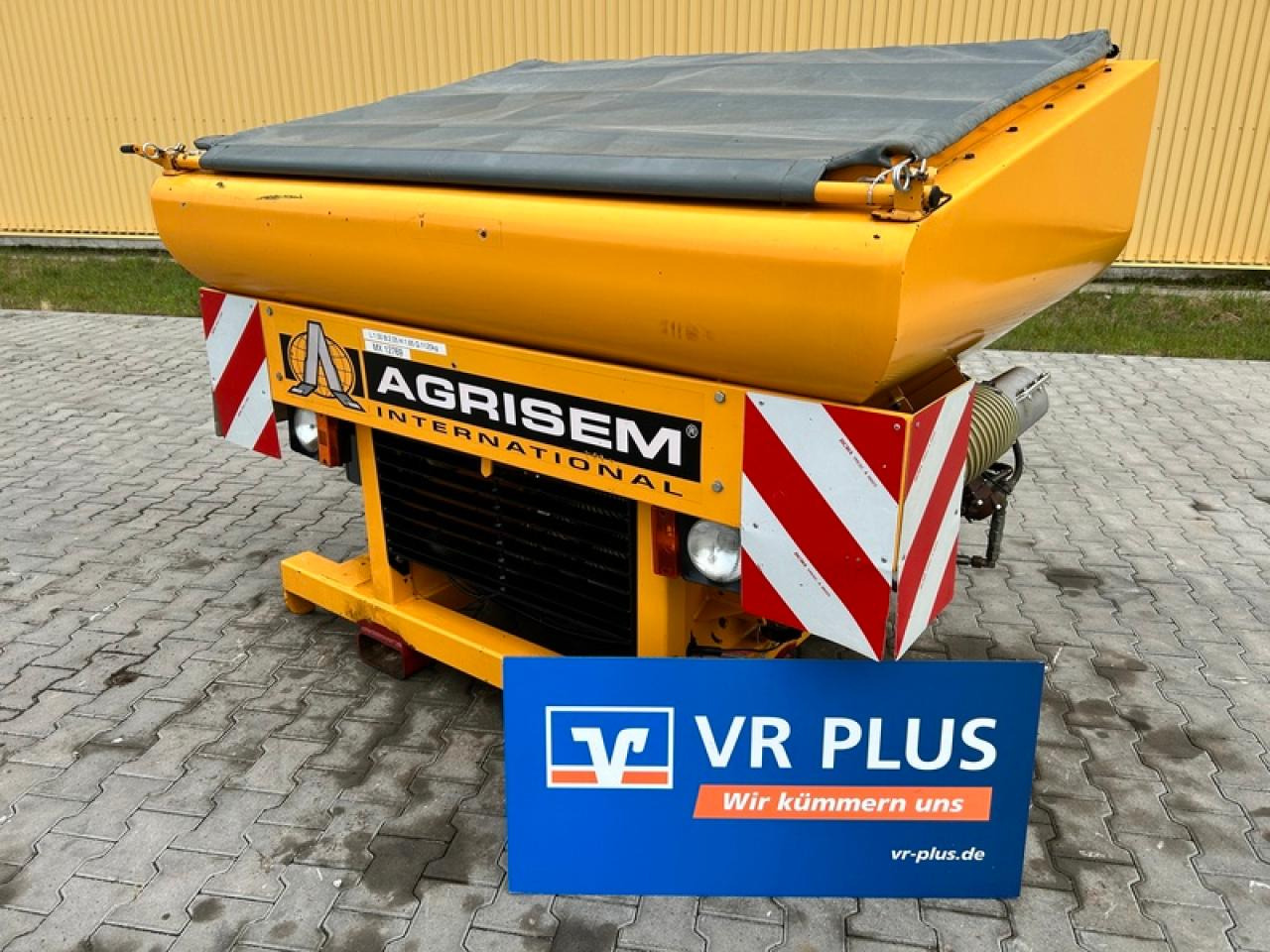 AGRISEM DSF 1600 FRONTTANK - Trosilnik gnojila: slika 1 AGRISEM DSF 1600 FRONTTANK - Trosilnik gnojila: slika 1