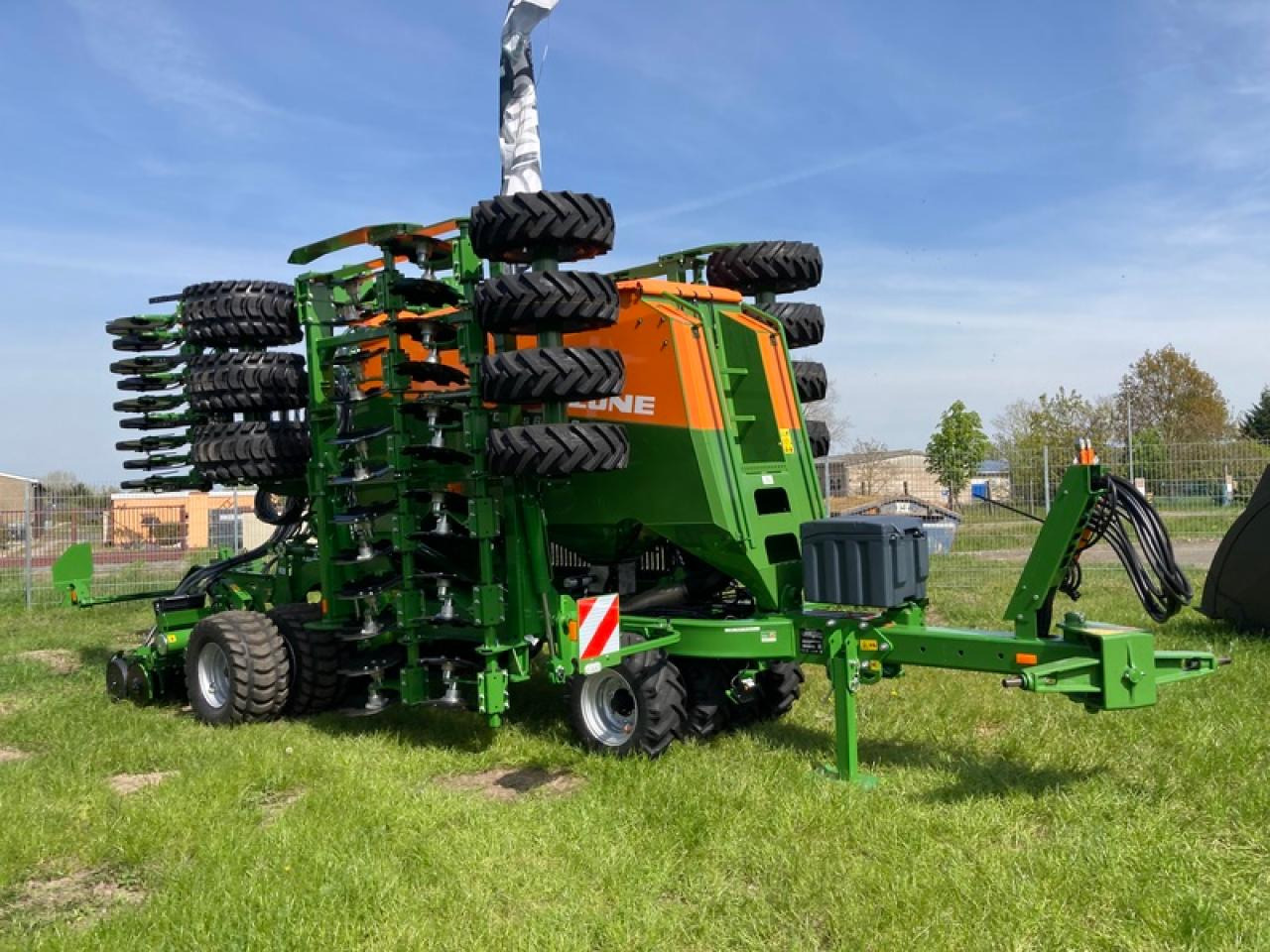 Amazone CIRRIUS 6003AKTION - Sejalni kombajn: slika 1 Amazone CIRRIUS 6003AKTION - Sejalni kombajn: slika 1