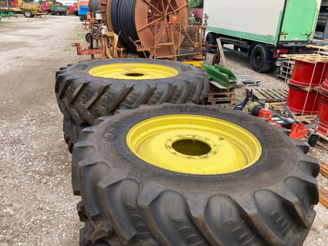 BKT 460/85R34+520/85R46 NEUWERTIG - Guma: slika 1 BKT 460/85R34+520/85R46 NEUWERTIG - Guma: slika 1