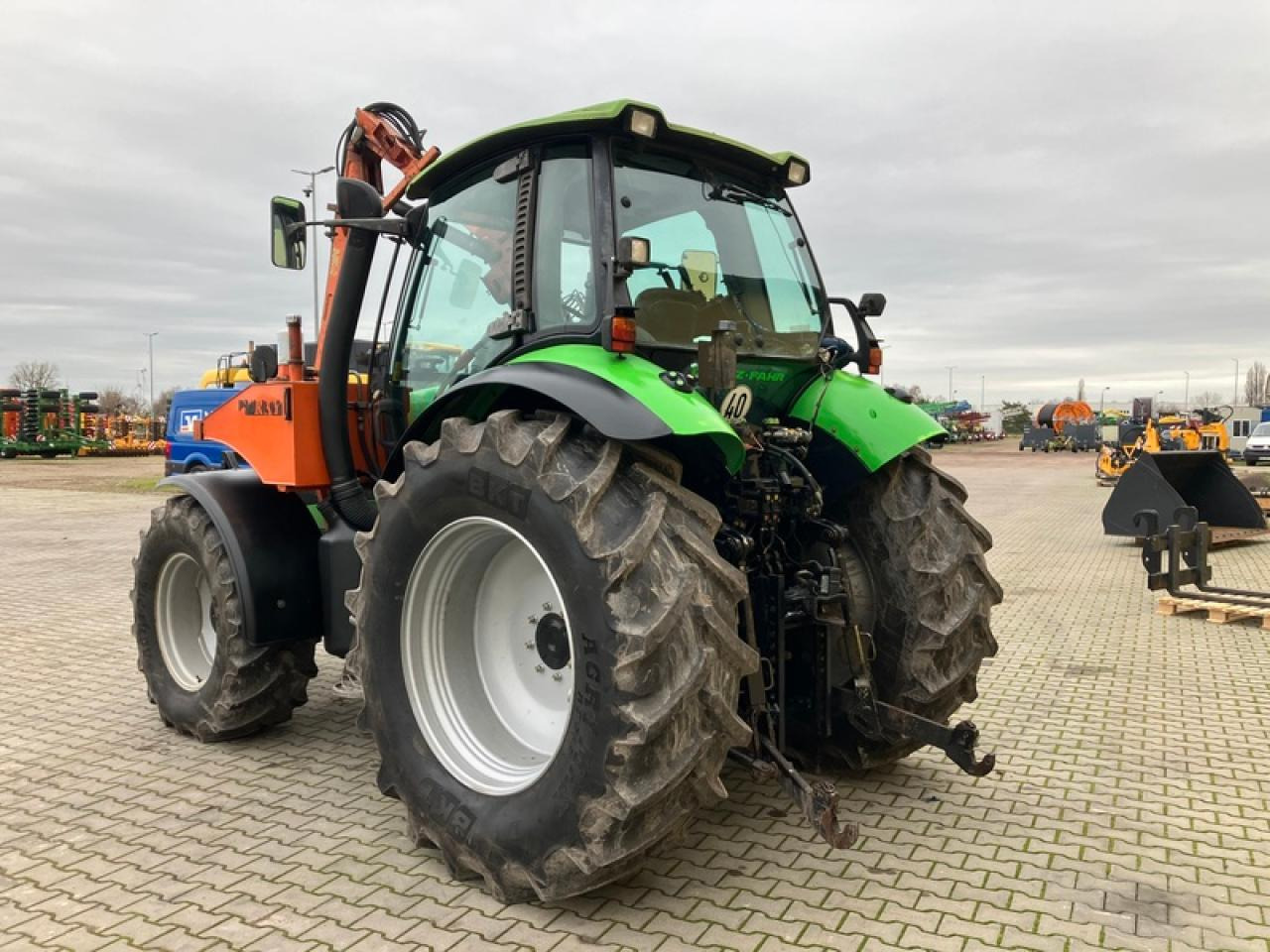 Deutz-Fahr AGROTRON 150 TT+BERKY MÄHAUSLEGER - Traktor: slika 3 Deutz-Fahr AGROTRON 150 TT+BERKY MÄHAUSLEGER - Traktor: slika 3