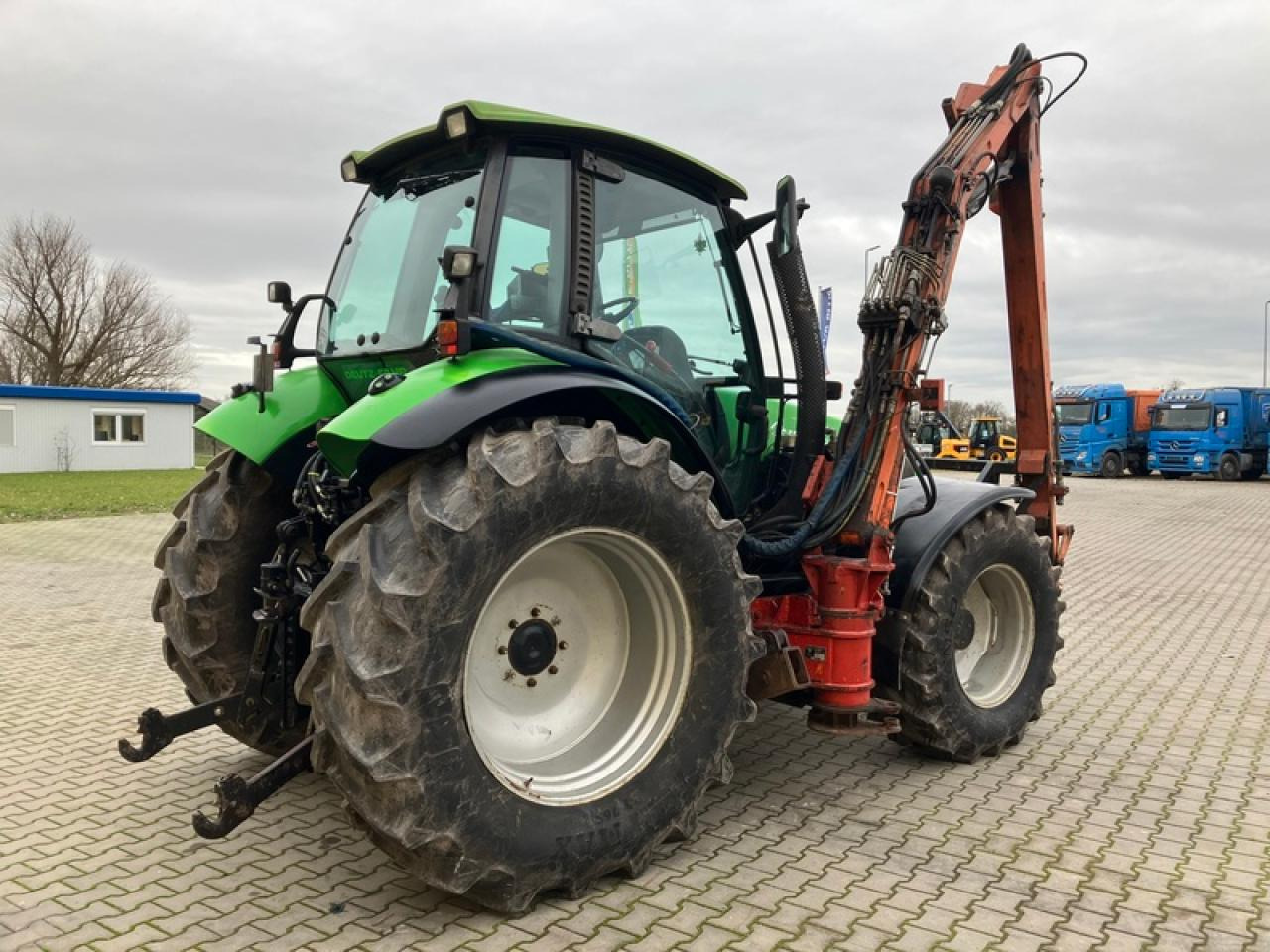 Deutz-Fahr AGROTRON 150 TT+BERKY MÄHAUSLEGER - Traktor: slika 4 Deutz-Fahr AGROTRON 150 TT+BERKY MÄHAUSLEGER - Traktor: slika 4