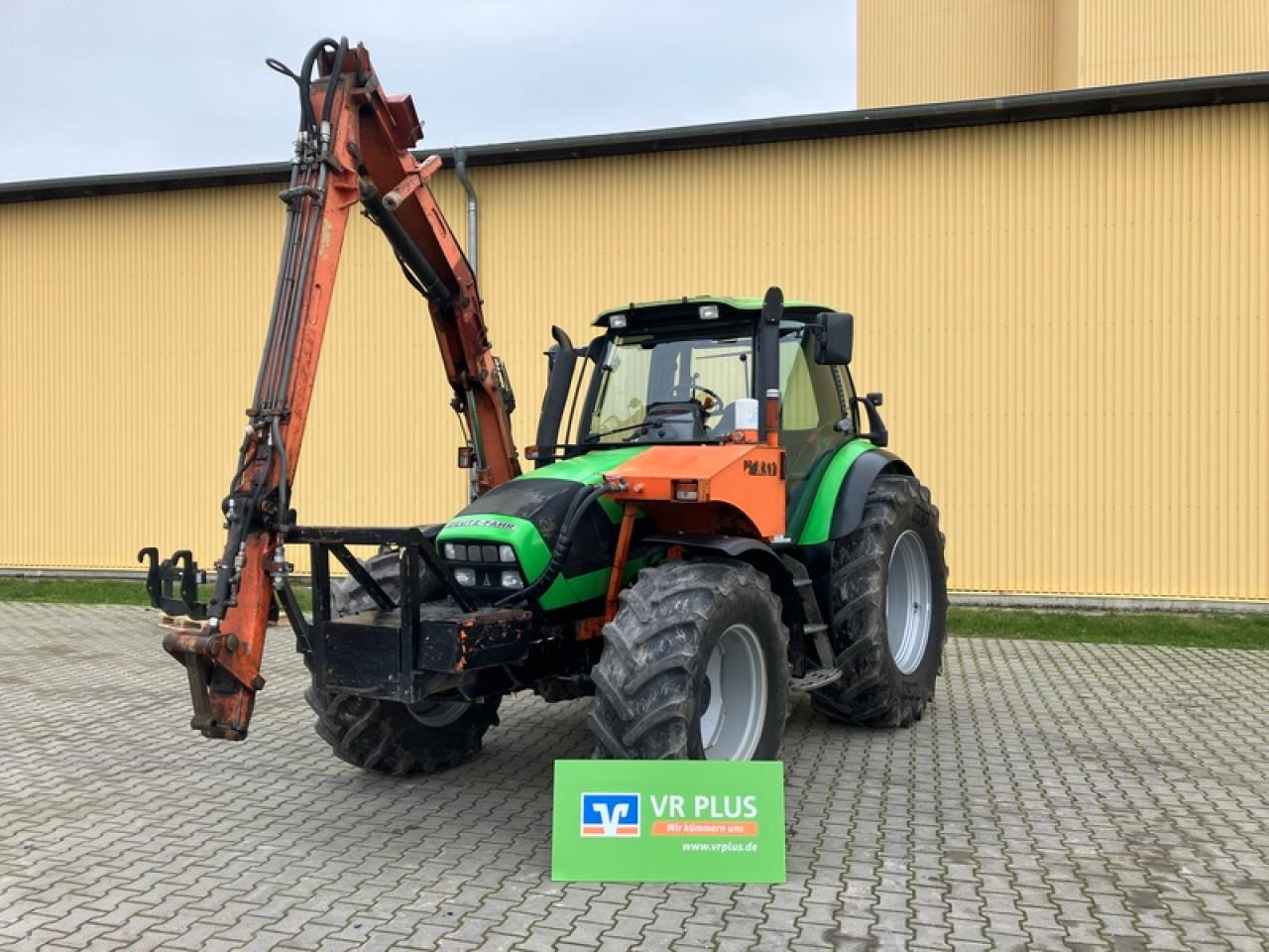 Deutz-Fahr AGROTRON 150 TT+BERKY MÄHAUSLEGER - Traktor: slika 1 Deutz-Fahr AGROTRON 150 TT+BERKY MÄHAUSLEGER - Traktor: slika 1