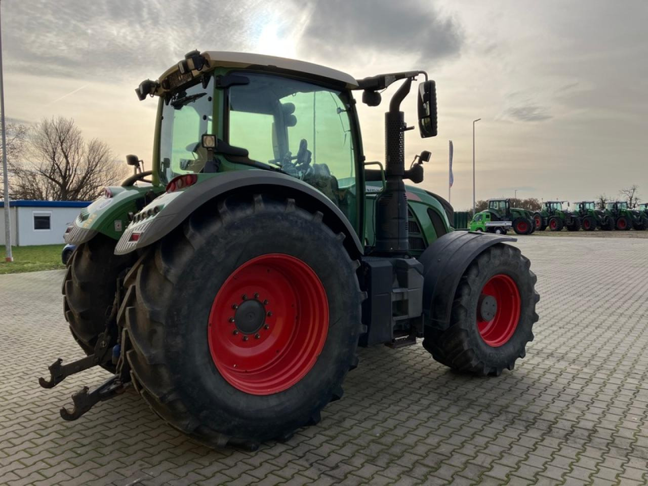 Fendt VARIO 718 S4 - Traktor: slika 3 Fendt VARIO 718 S4 - Traktor: slika 3