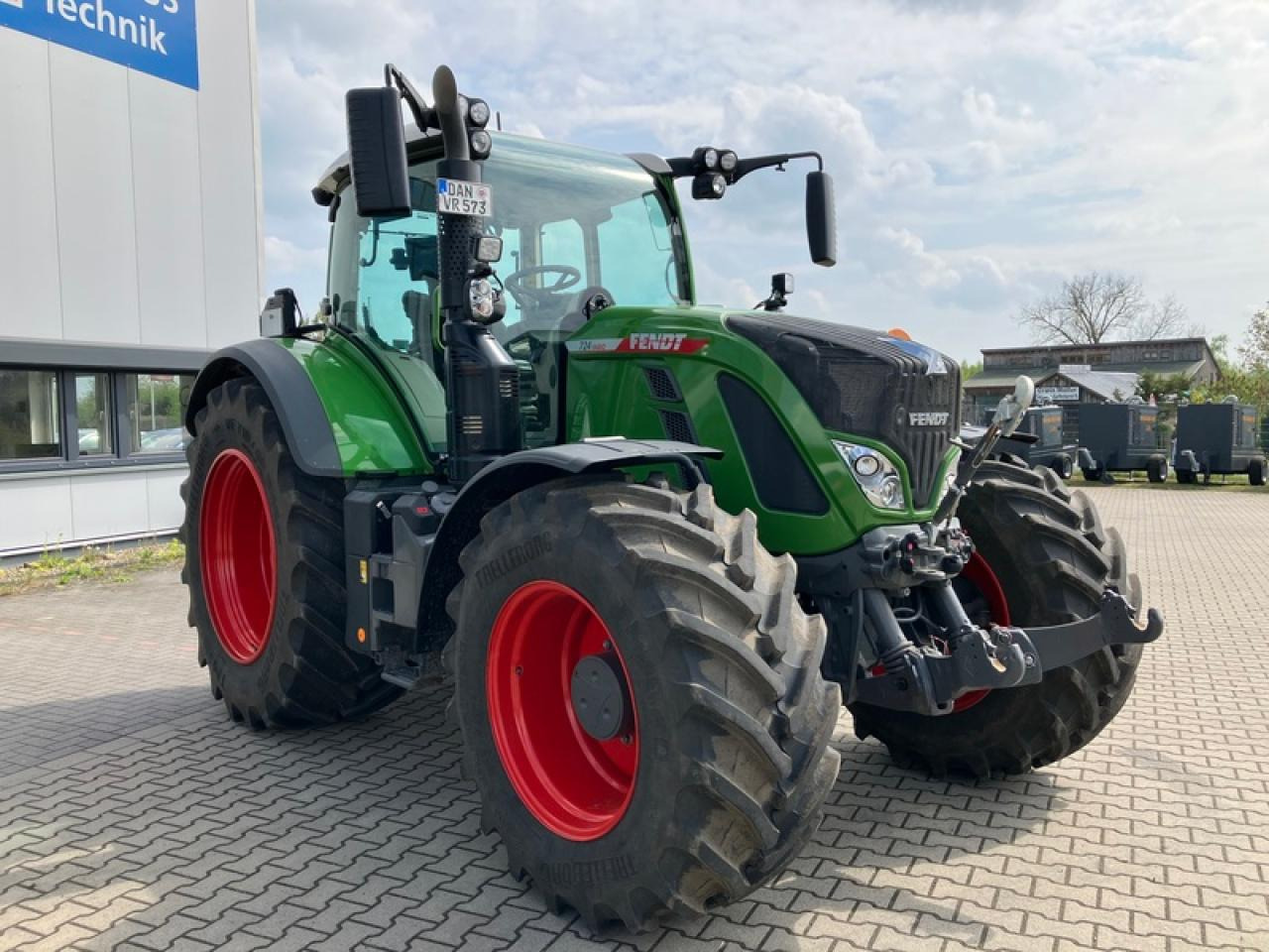 Fendt VARIO 724 GEN 6 PROFI PLUS SET 2 - Traktor: slika 4 Fendt VARIO 724 GEN 6 PROFI PLUS SET 2 - Traktor: slika 4