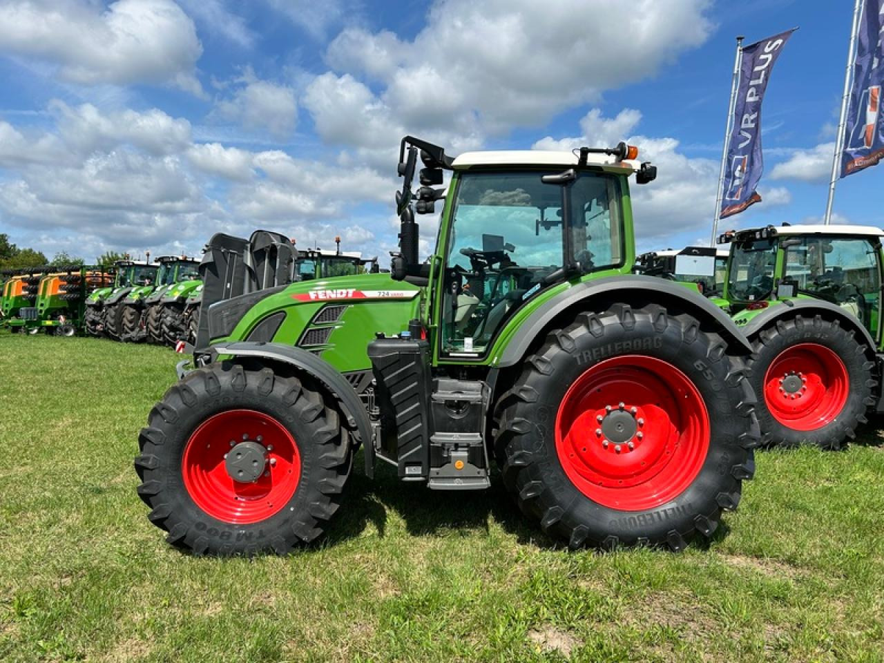 Fendt VARIO 724 GEN 6 PROFI+ SETTING 2 - Traktor: slika 2 Fendt VARIO 724 GEN 6 PROFI+ SETTING 2 - Traktor: slika 2