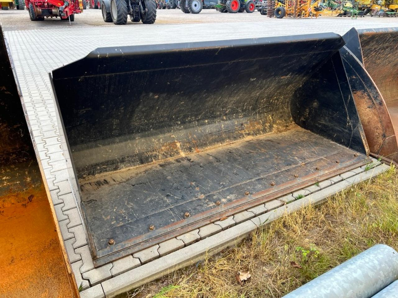 JCB LSB SCHWERGUTSCHAUFEL JCB Q-FIT - Žlica: slika 2 JCB LSB SCHWERGUTSCHAUFEL JCB Q-FIT - Žlica: slika 2