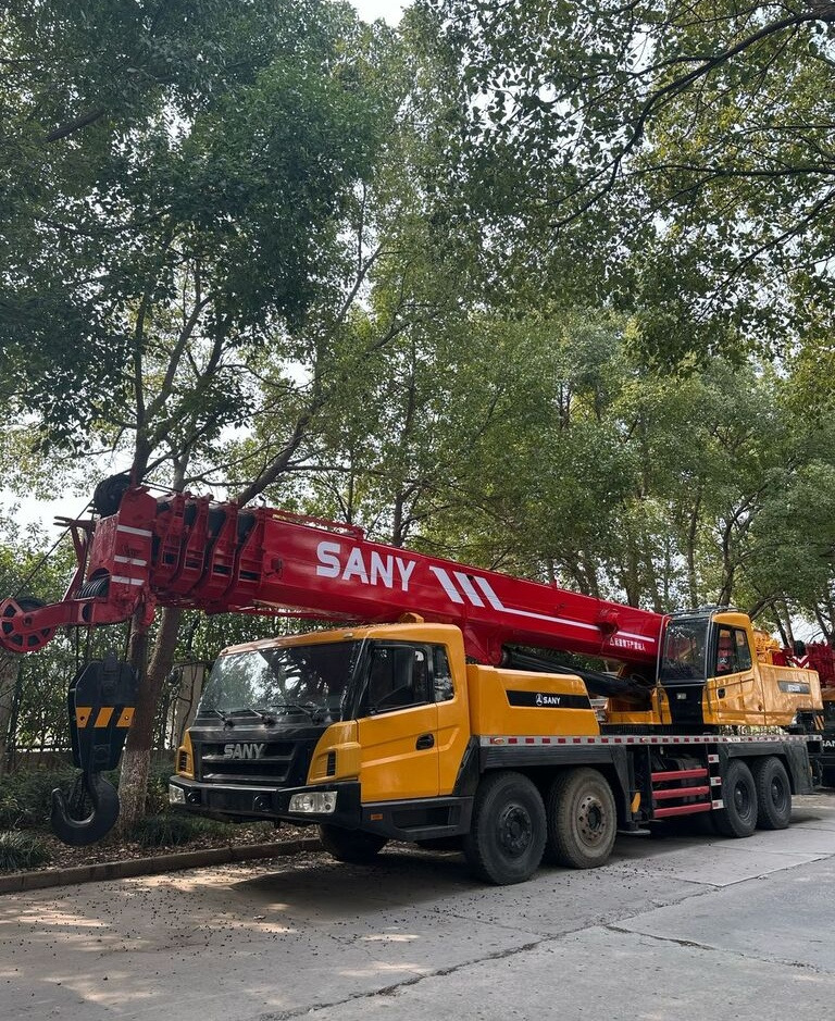 Sany STC250 STC500 STC800 25 50 80 100 truck crane for sale - Avtodvigalo: slika 2 Sany STC250 STC500 STC800 25 50 80 100 truck crane for sale - Avtodvigalo: slika 2