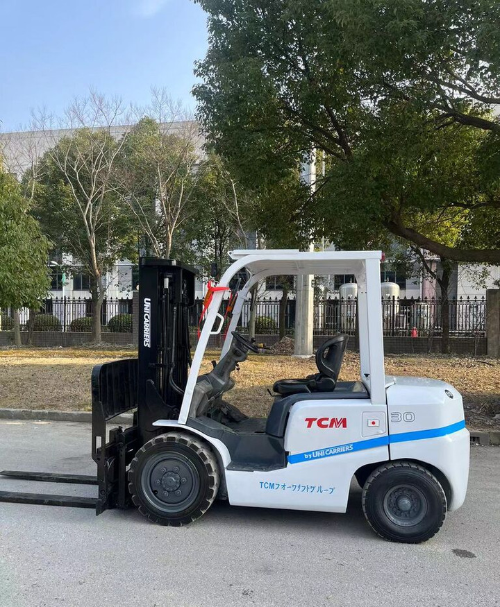 TCM FD30 FD50 FD100 FD80 3ton 5ton - Diesel viličar: slika 1 TCM FD30 FD50 FD100 FD80 3ton 5ton - Diesel viličar: slika 1