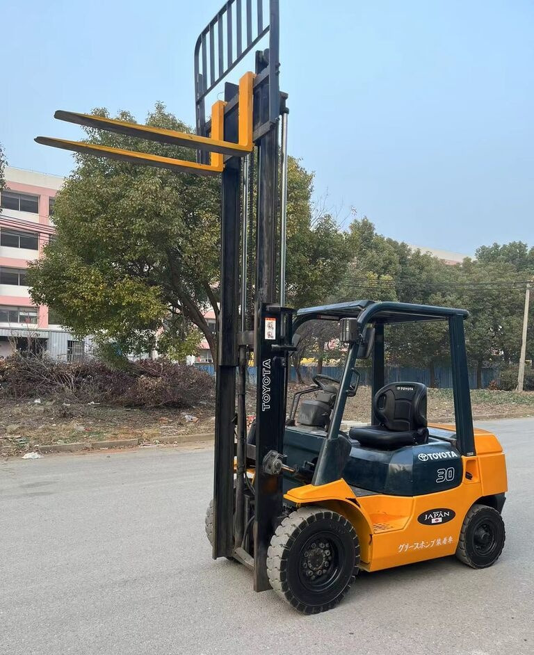 Toyota 7FD30 8FD30 7FD35 3ton 5ton forklift for sale - Diesel viličar: slika 1 Toyota 7FD30 8FD30 7FD35 3ton 5ton forklift for sale - Diesel viličar: slika 1