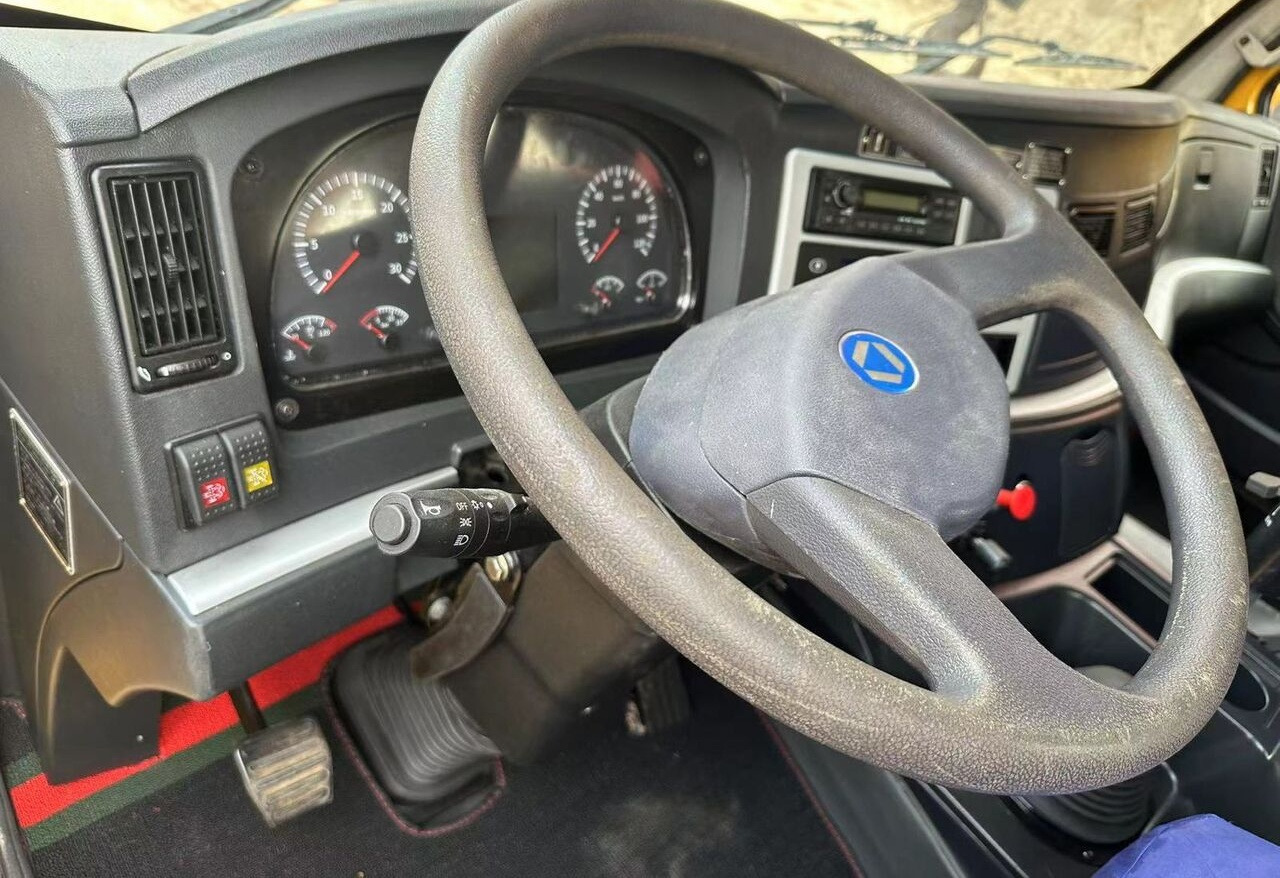 Avtodvigalo XCMG XCT25: slika 6